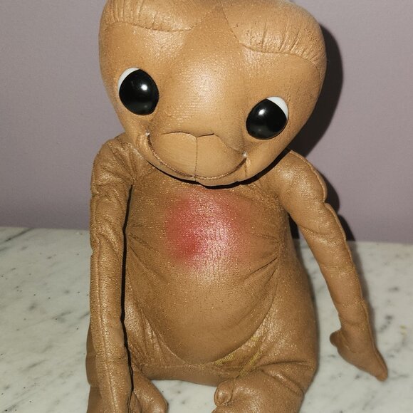 Vintage 1982 Kamar E.T. figure made by hand with vinyl-style painted body - Picture 1 of 13